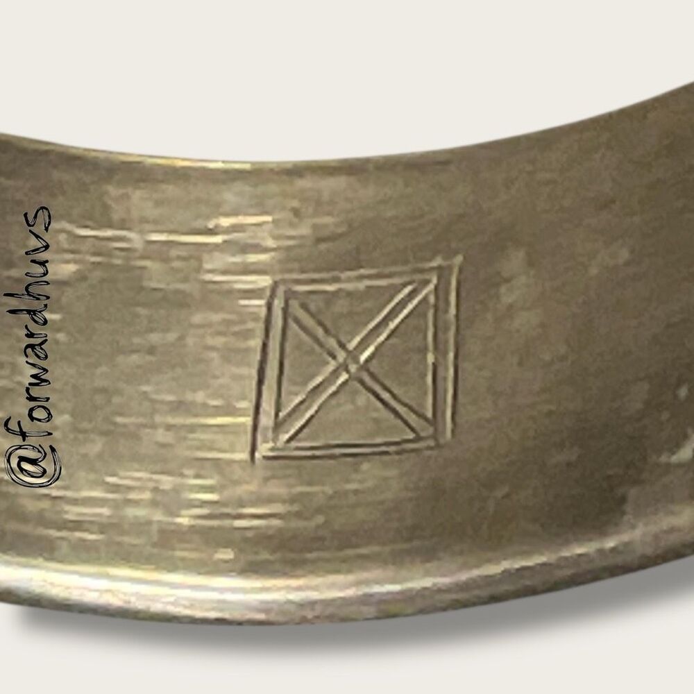 Tuareg Etched Silver Cuff Bracelet – 38.63g – Saharan Geometric Motifs – Signed - Picture 5 of 8